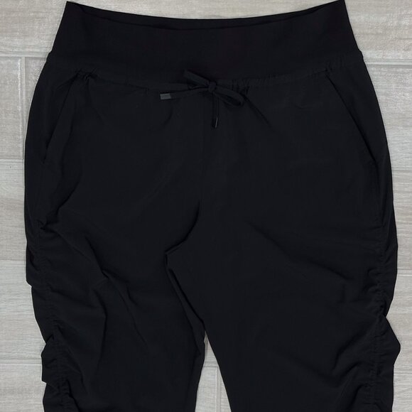 Athleta Attitude Featherweight Stretch High Rise Crop Pant in Black Size 12 - Picture 7 of 16